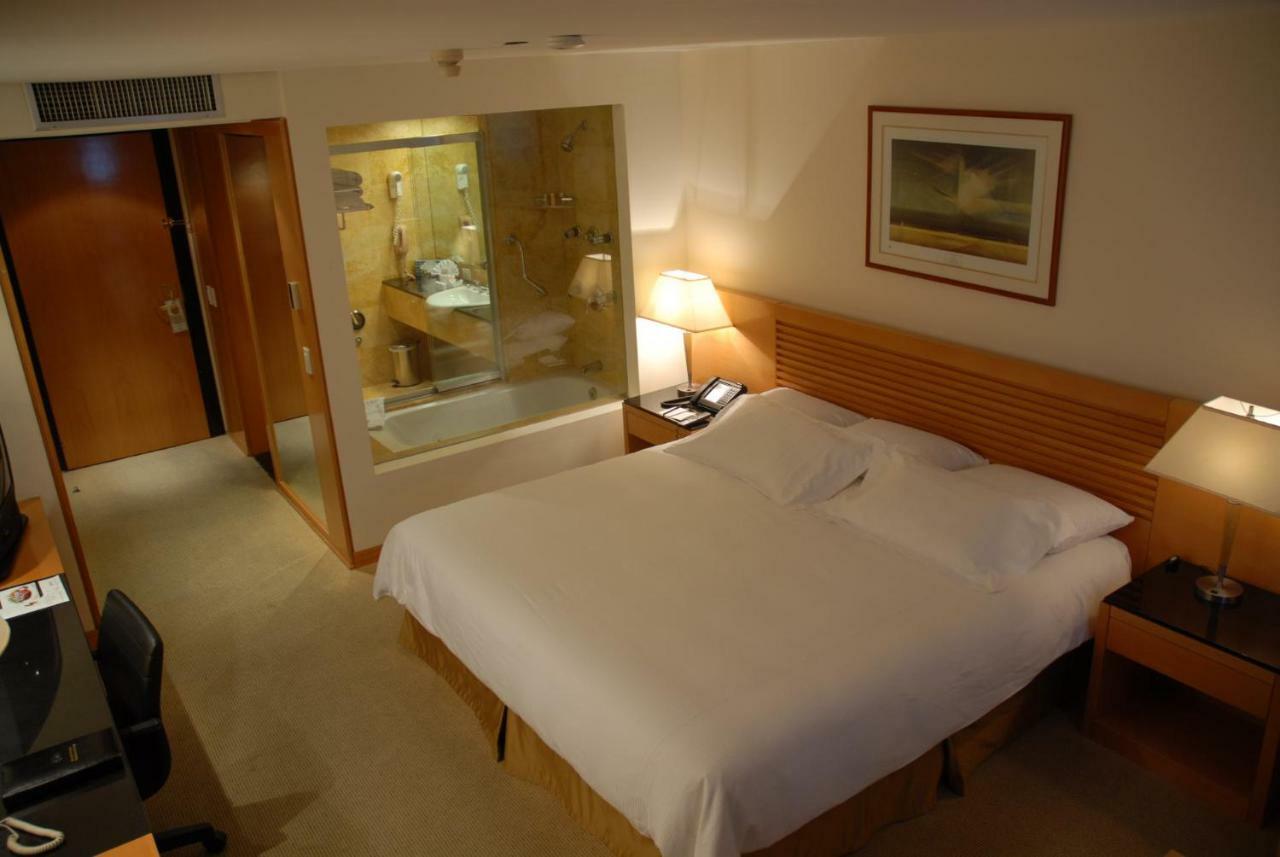 Business Class Room