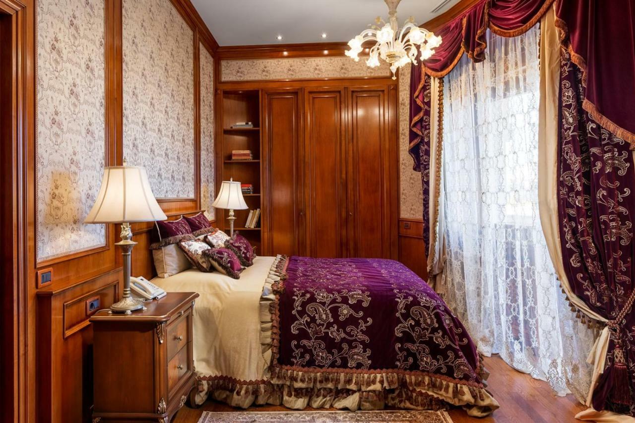 Diplomat Suite