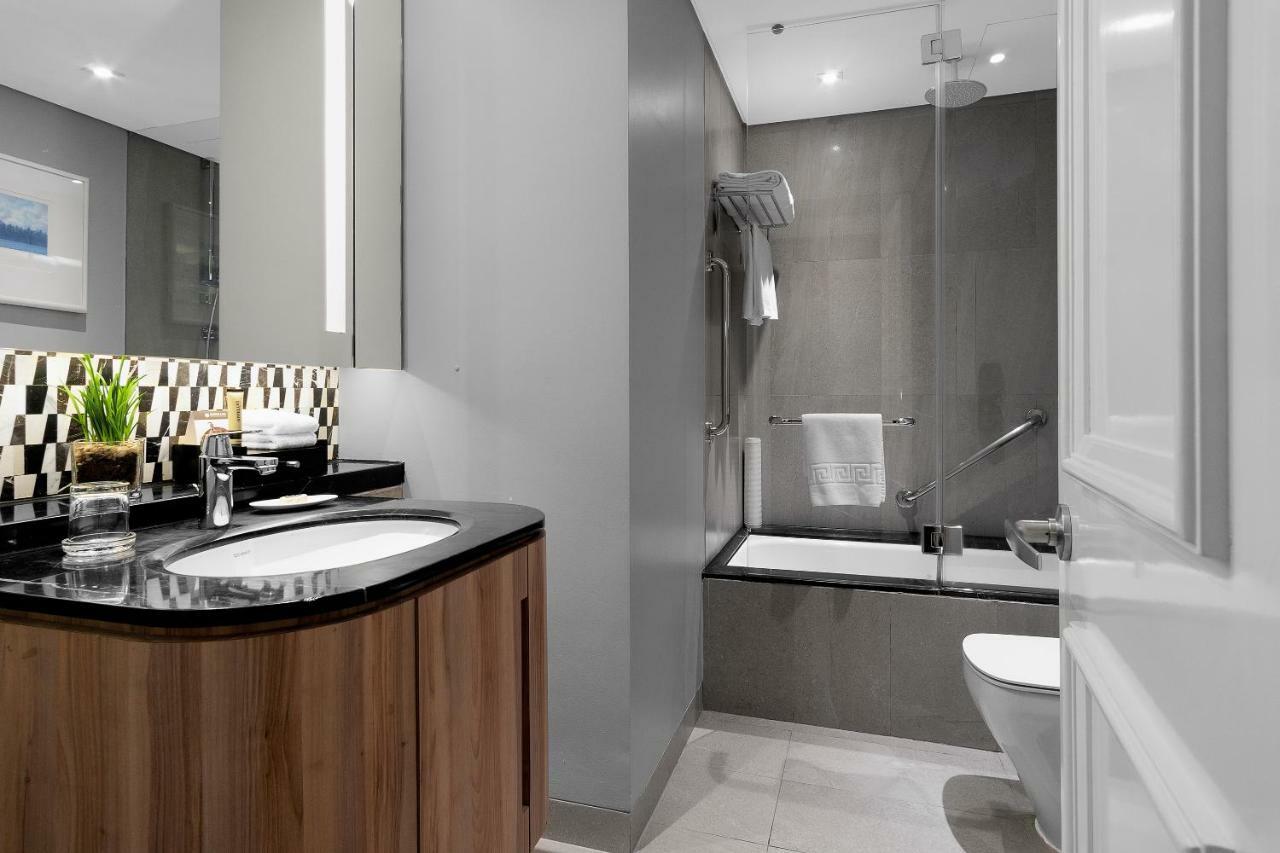 Deluxe Two-Bedroom Apartment