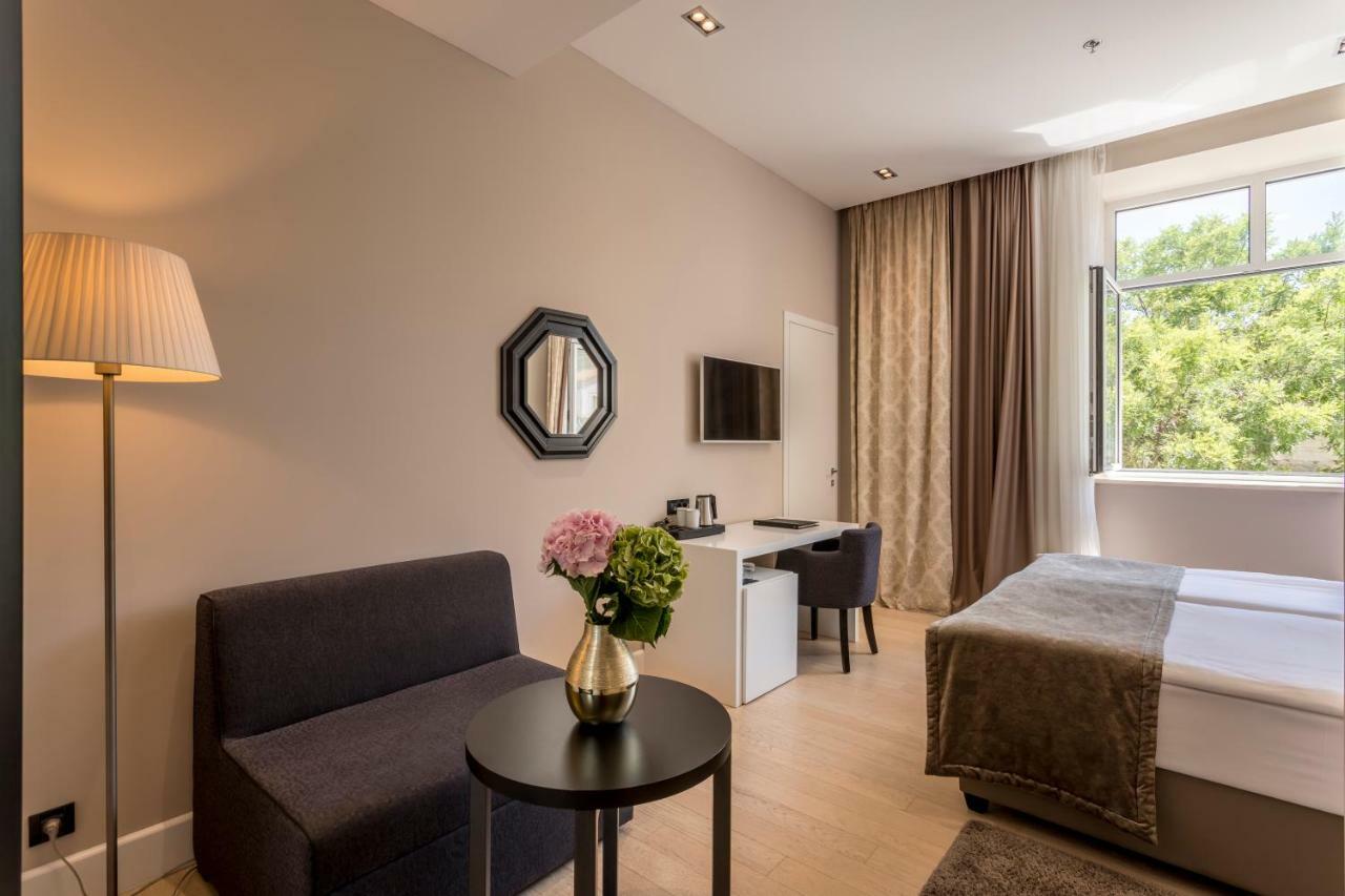 Superior Double Room with City View,1435895881:JPEG