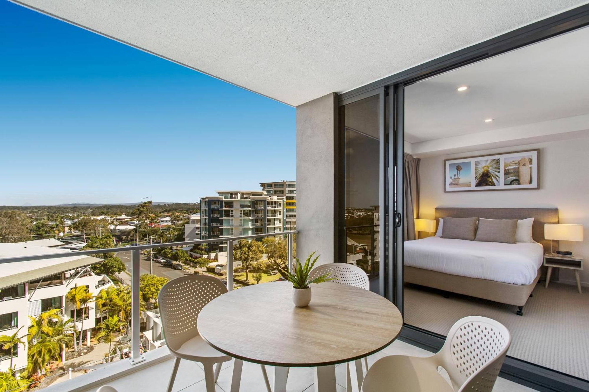 One-Bedroom  Apartment with Hinterland View