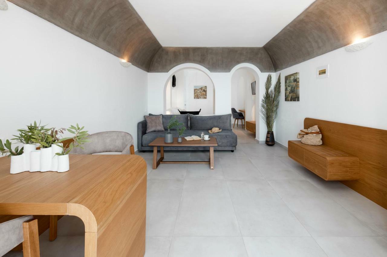 Triple Room with Caldera View