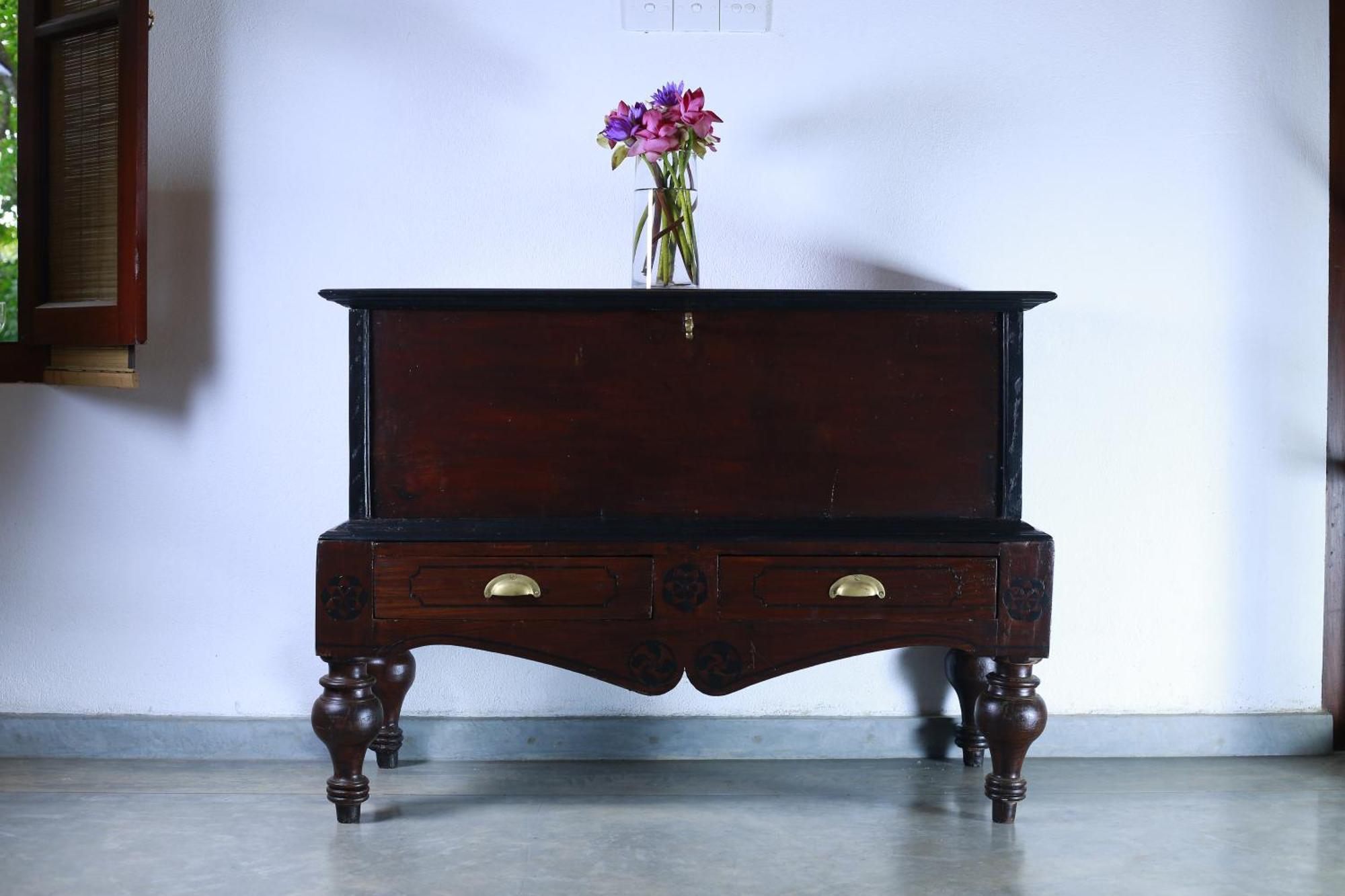 Family Room with Garden View,832588646:JPEG