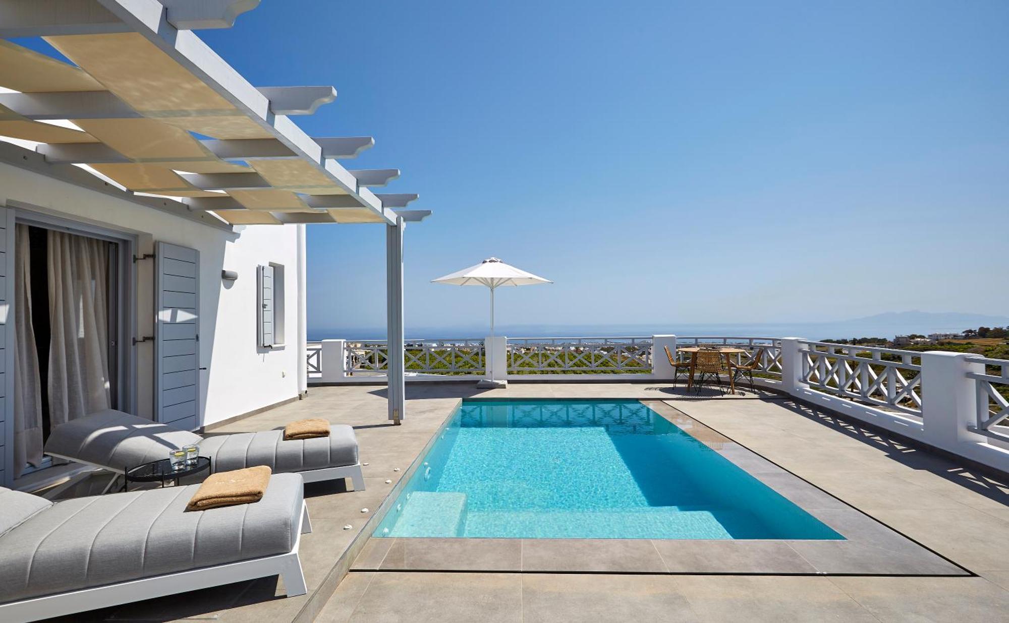 Elegant Suite Heated Jetted Tub Private Pool,842307779:JPEG