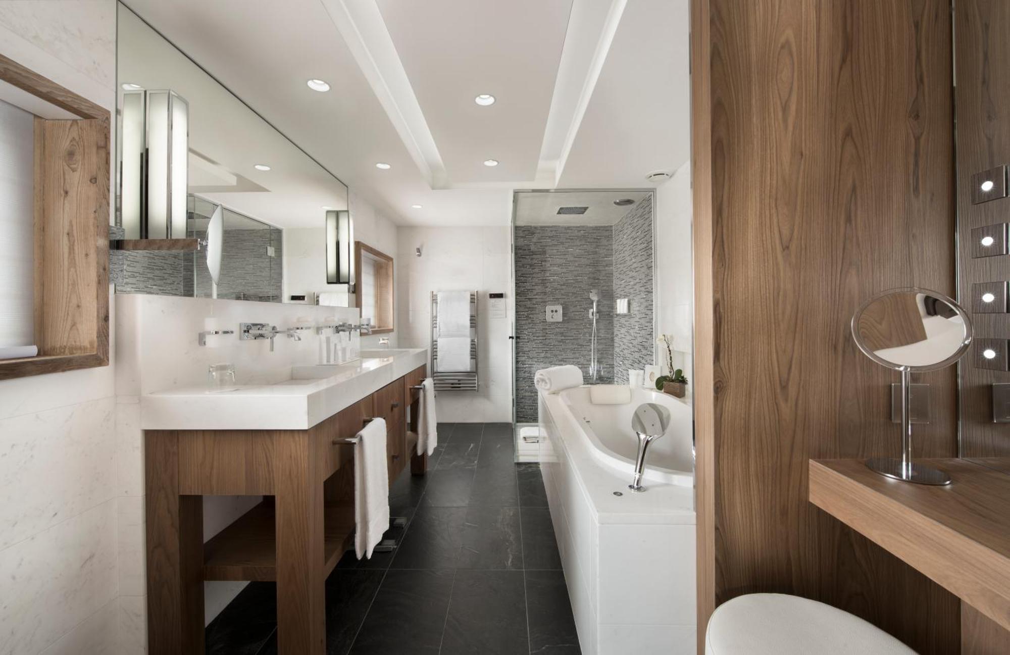 Prestige Suite