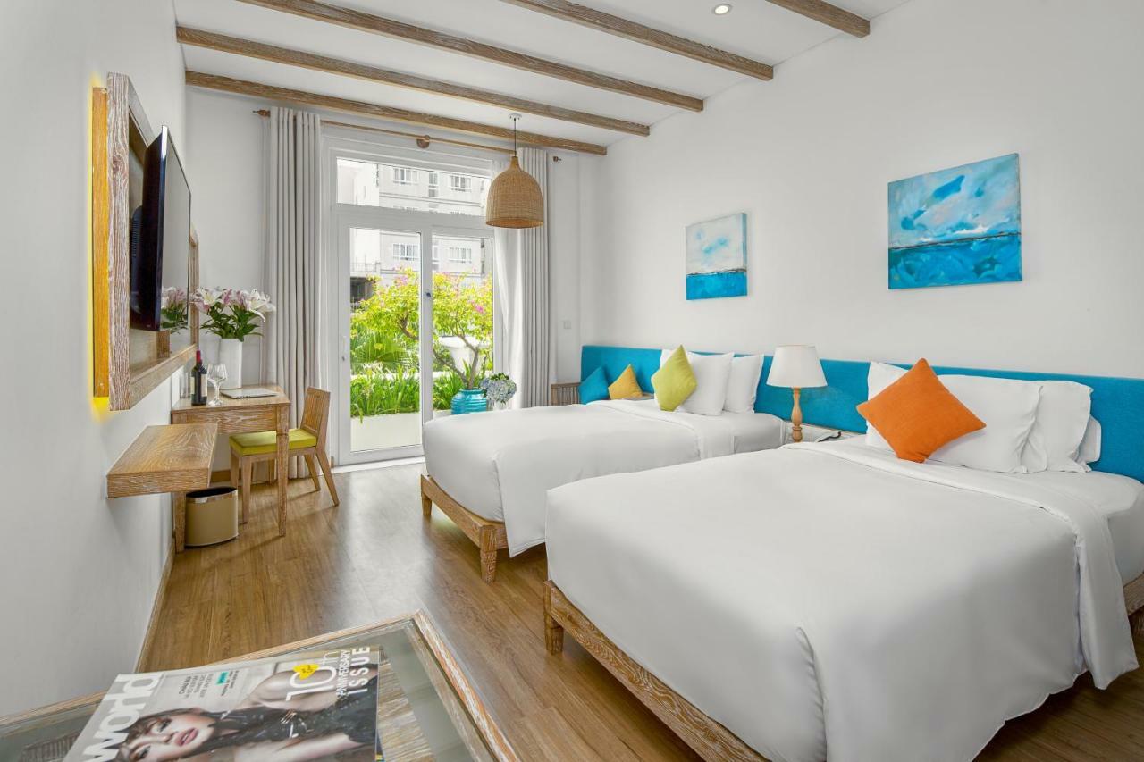 Deluxe Twin Room with Balcony and City View