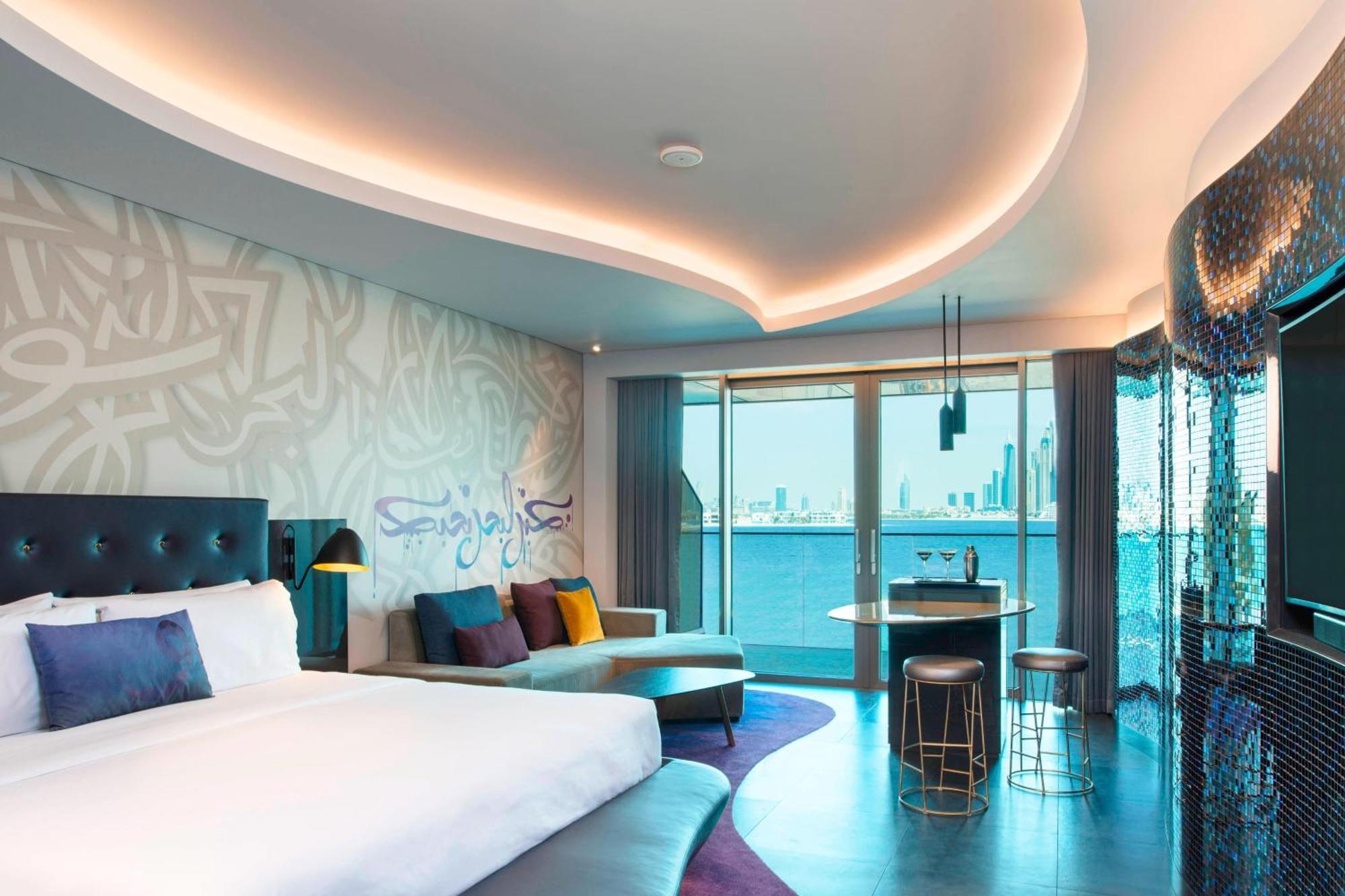 Spectacular Kamer, 1 kingsize bed, uitzicht op de skyline met eigen balkon, inclusief 3 uur onbeperkt geselecteerde drankjes