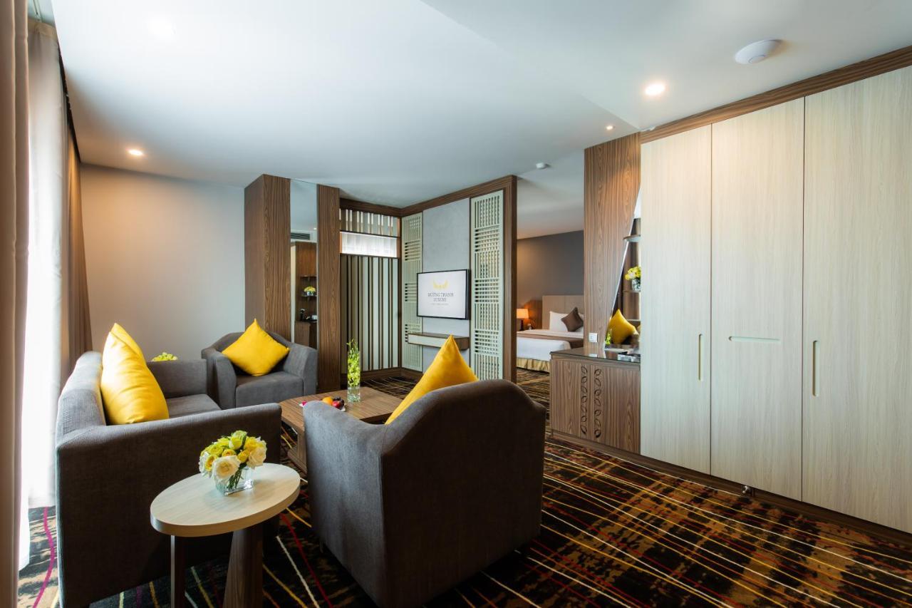 Executive Suite,1283556505:JPEG