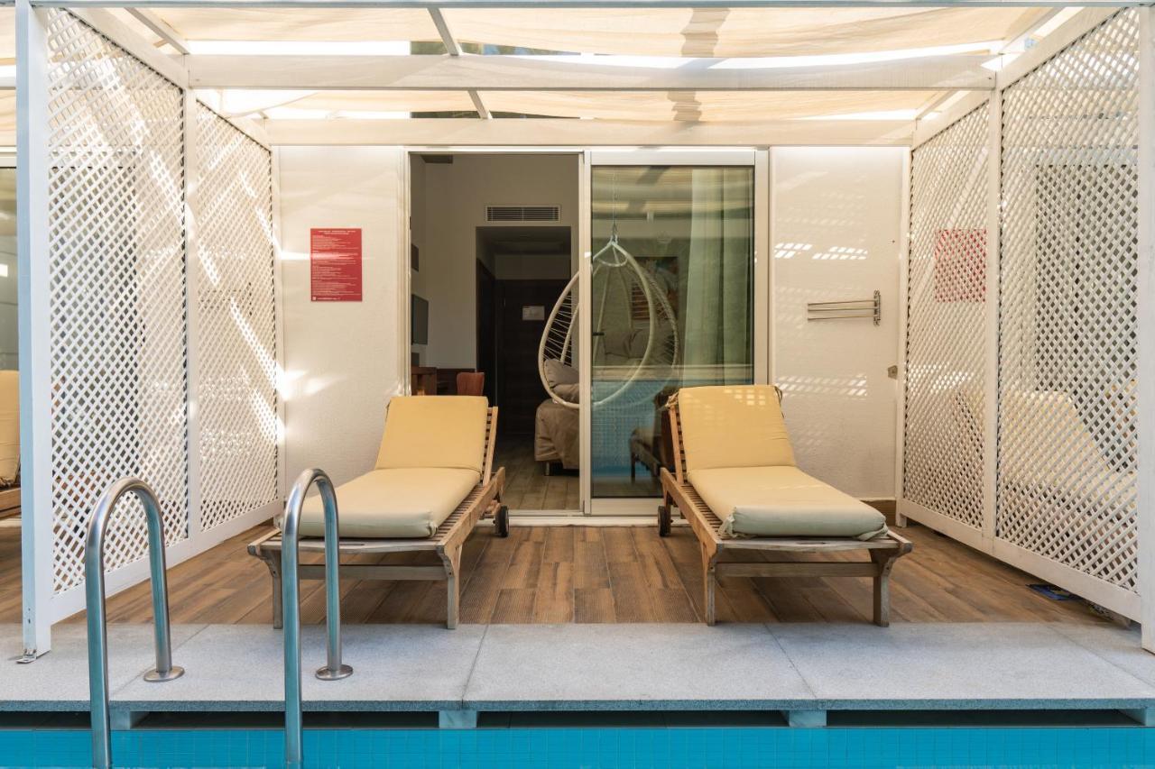 Double Room with Pool View