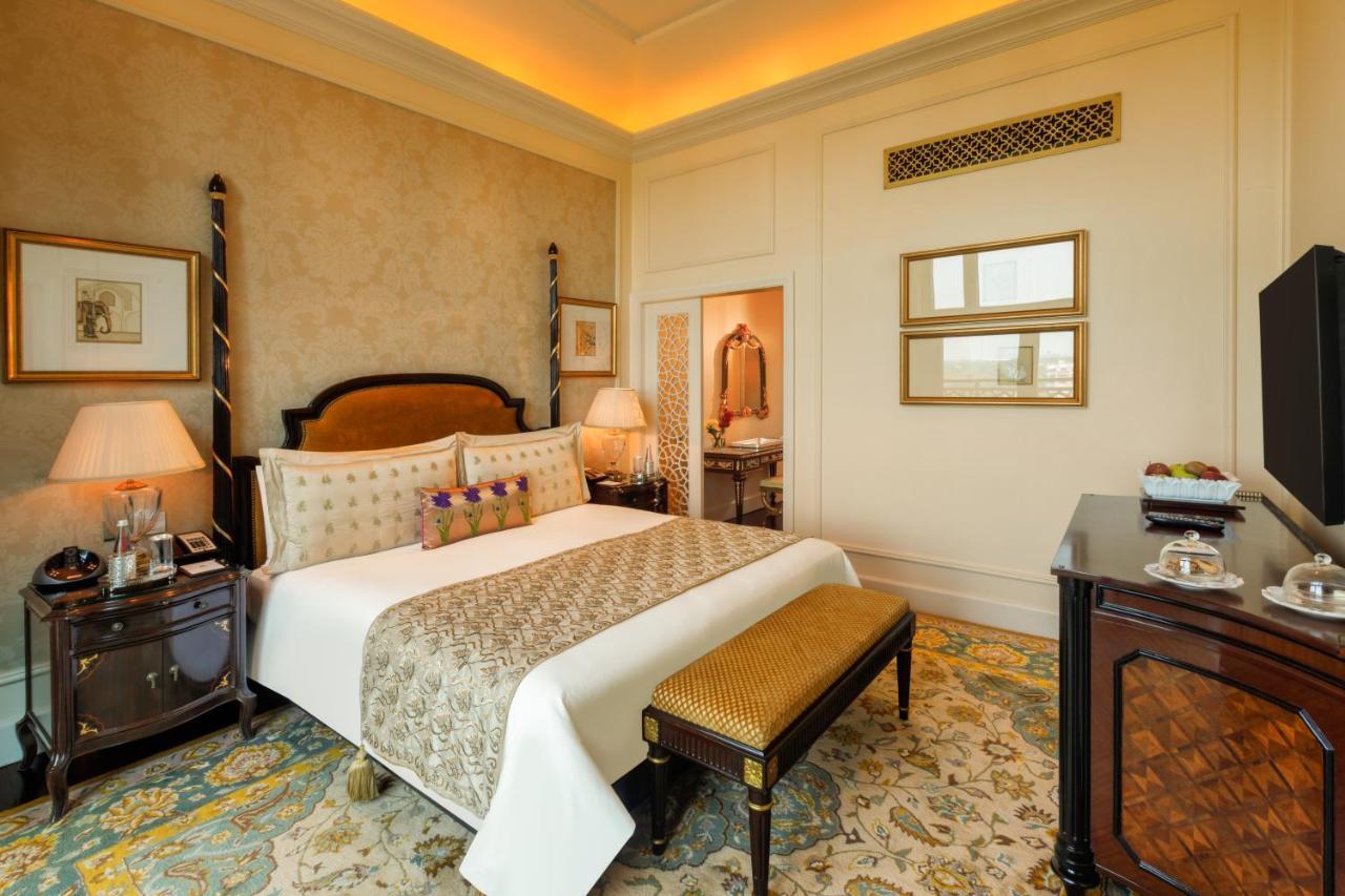 Luxury Suite with Balcony with BMW Airport Transfers and Lounge Access
