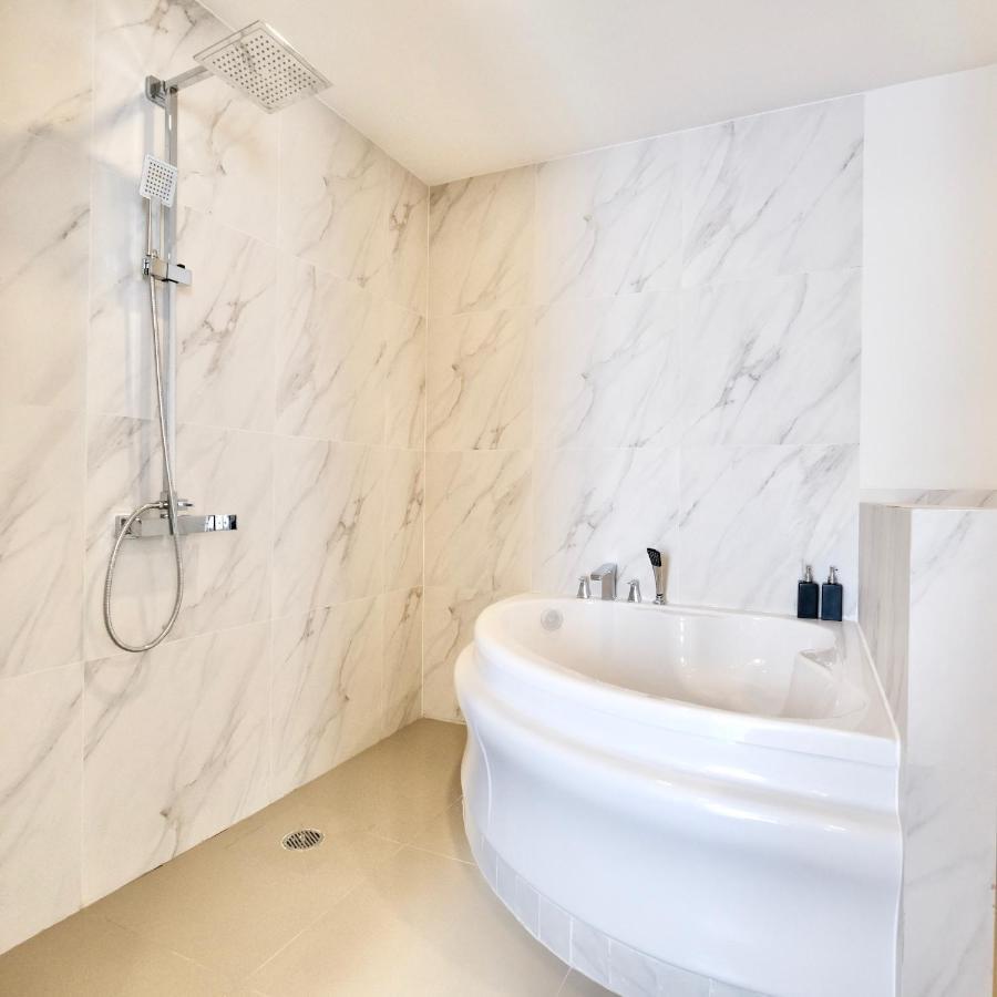 Suite met Uitzicht op het Zwembad
