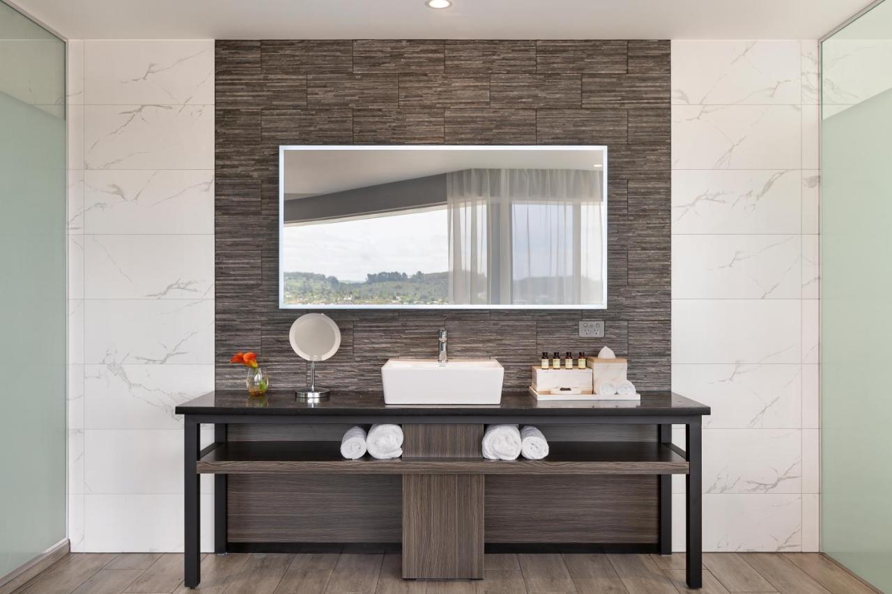 Superior King Suite with City View,983208661:JPEG