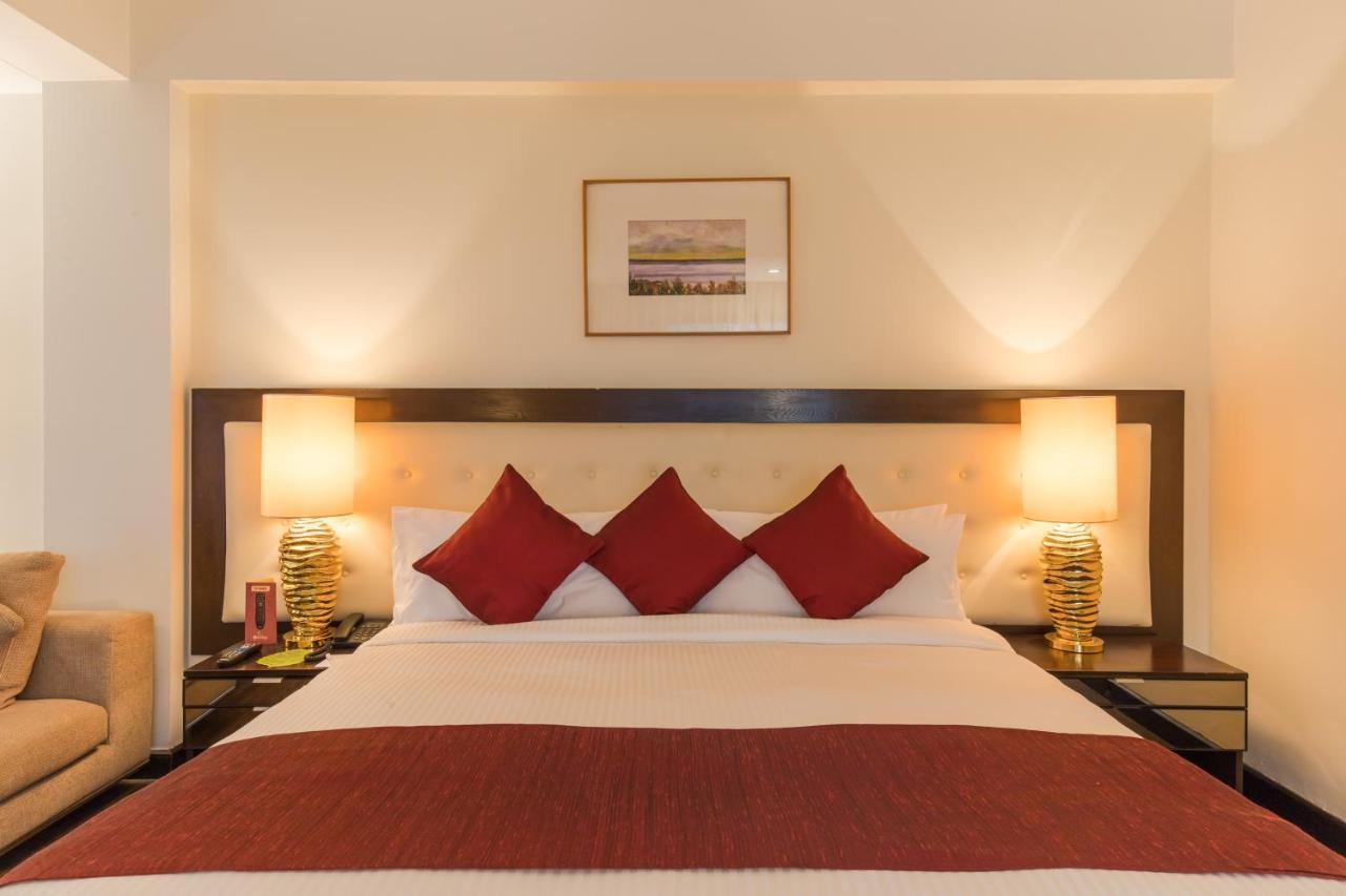 Junior Suite with Bathtub - Free access to Steam Jacuzzi & Gym