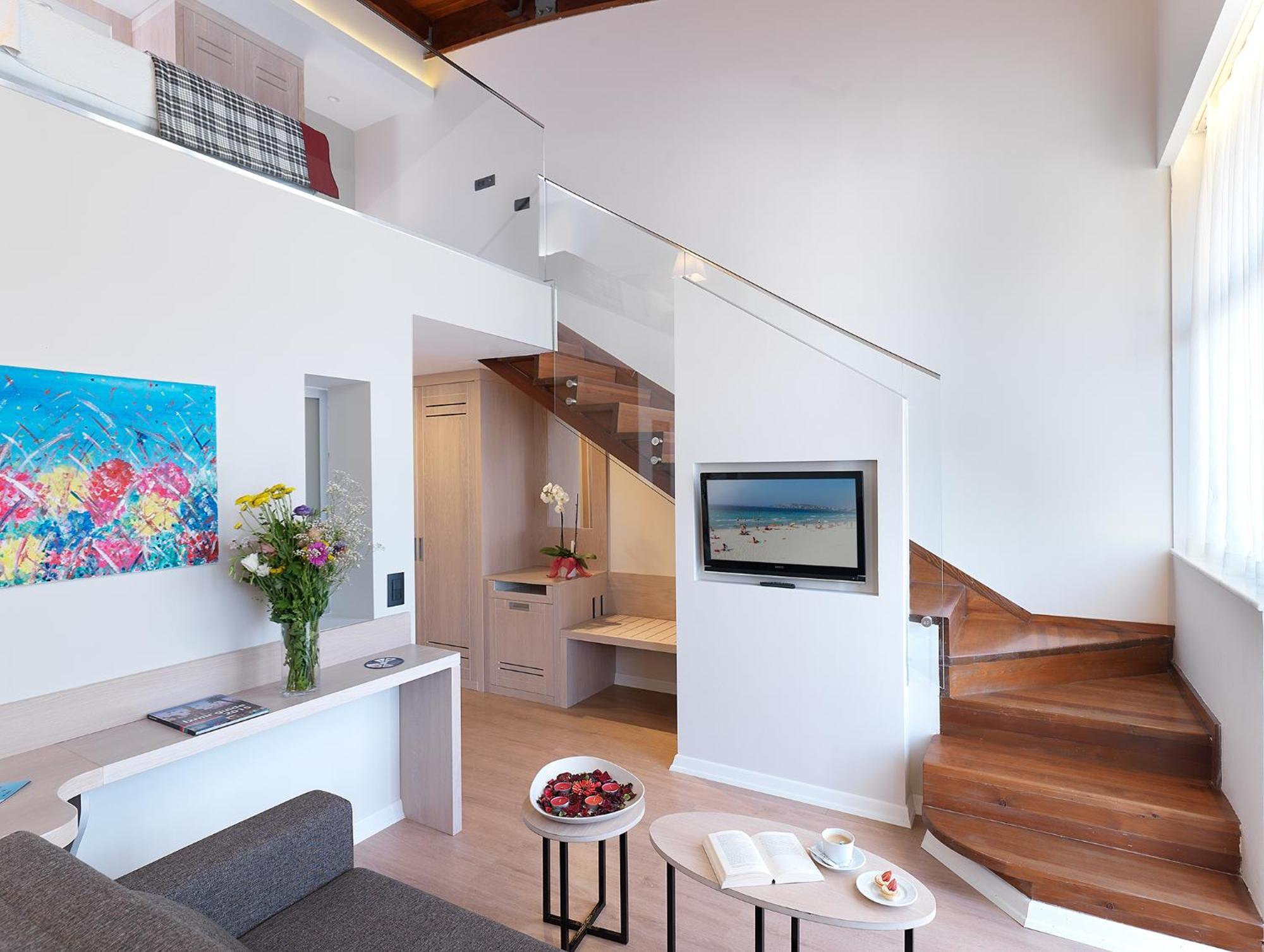 Duplex Room