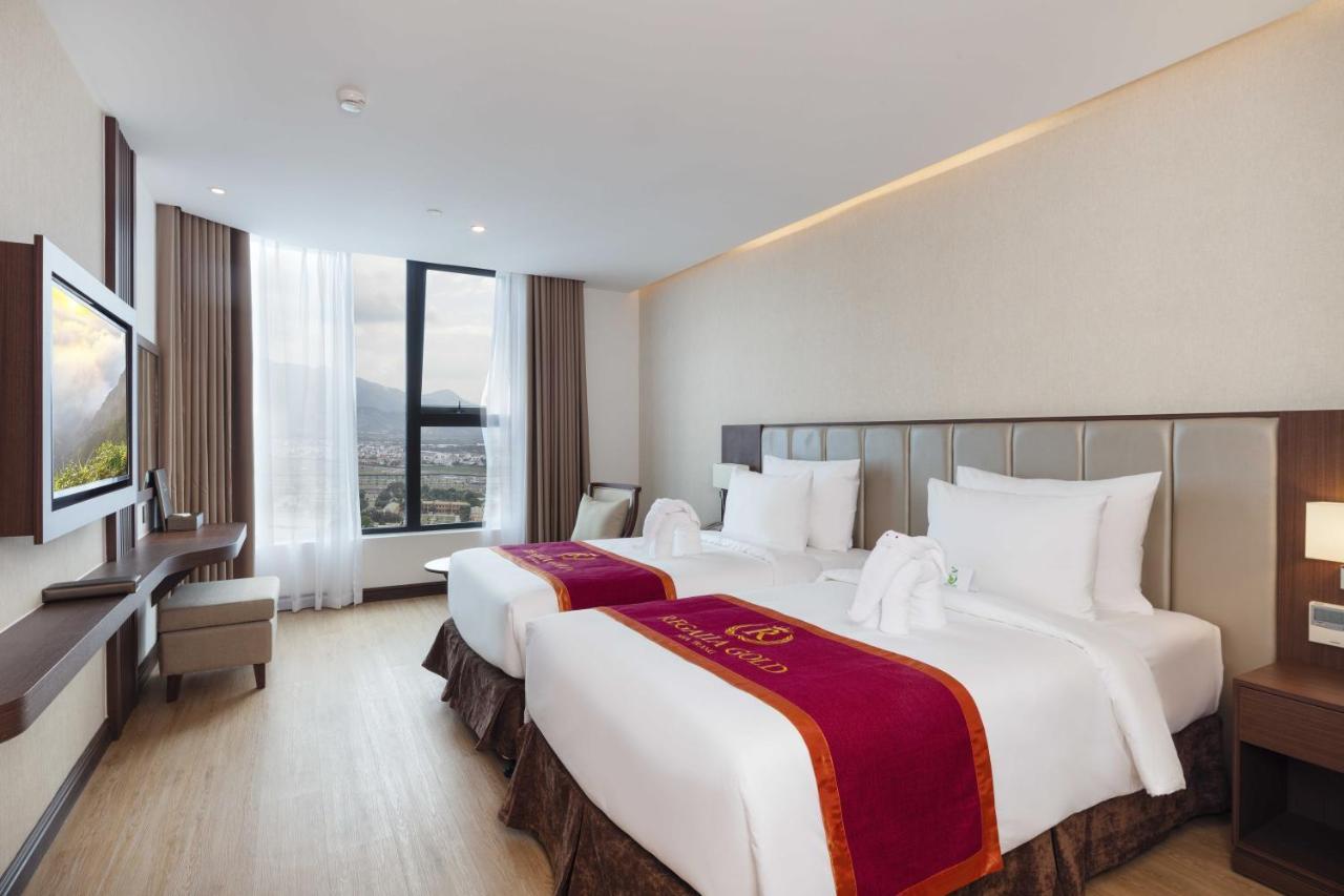 Deluxe Partial Sea View