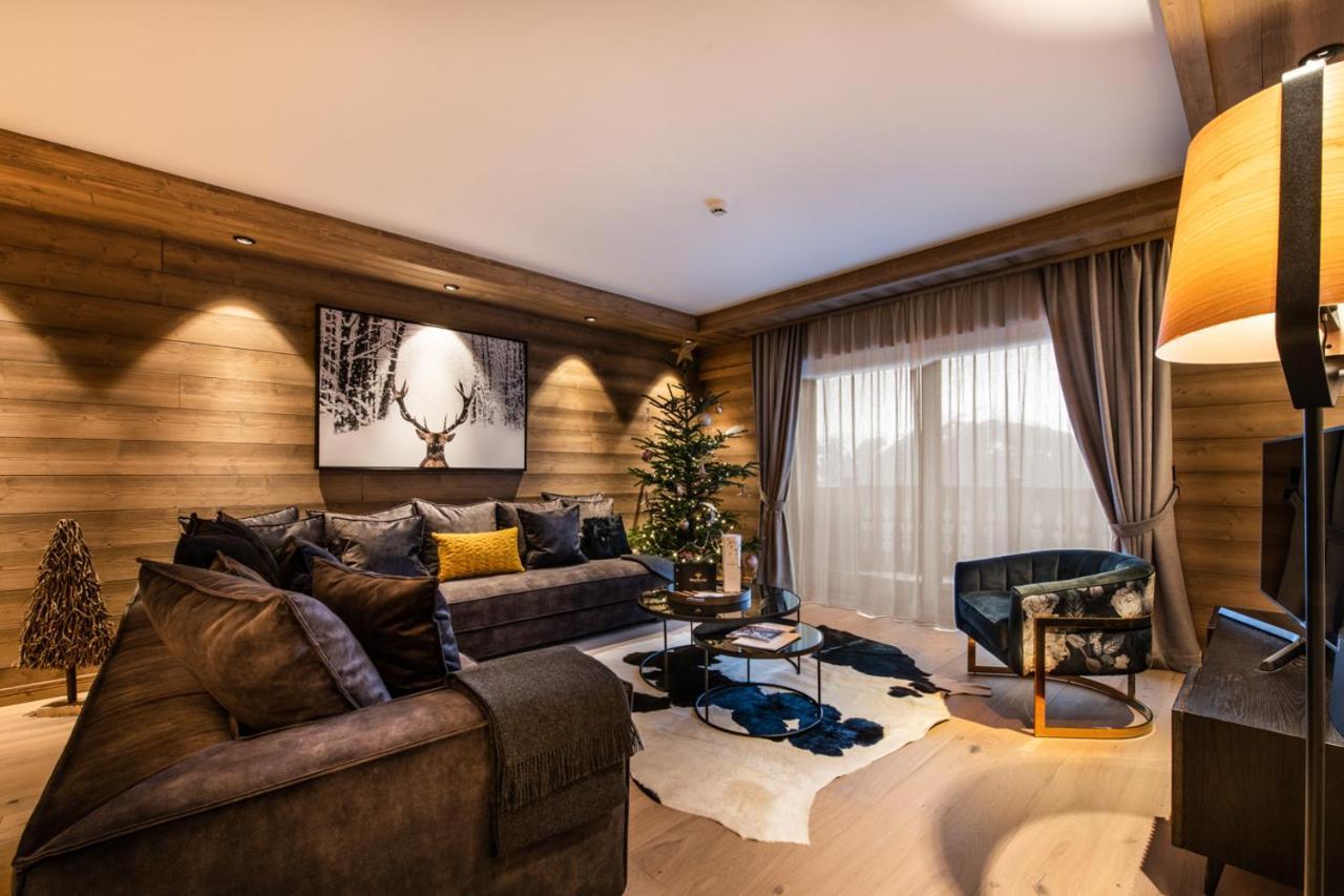 Apartment with Mountain View