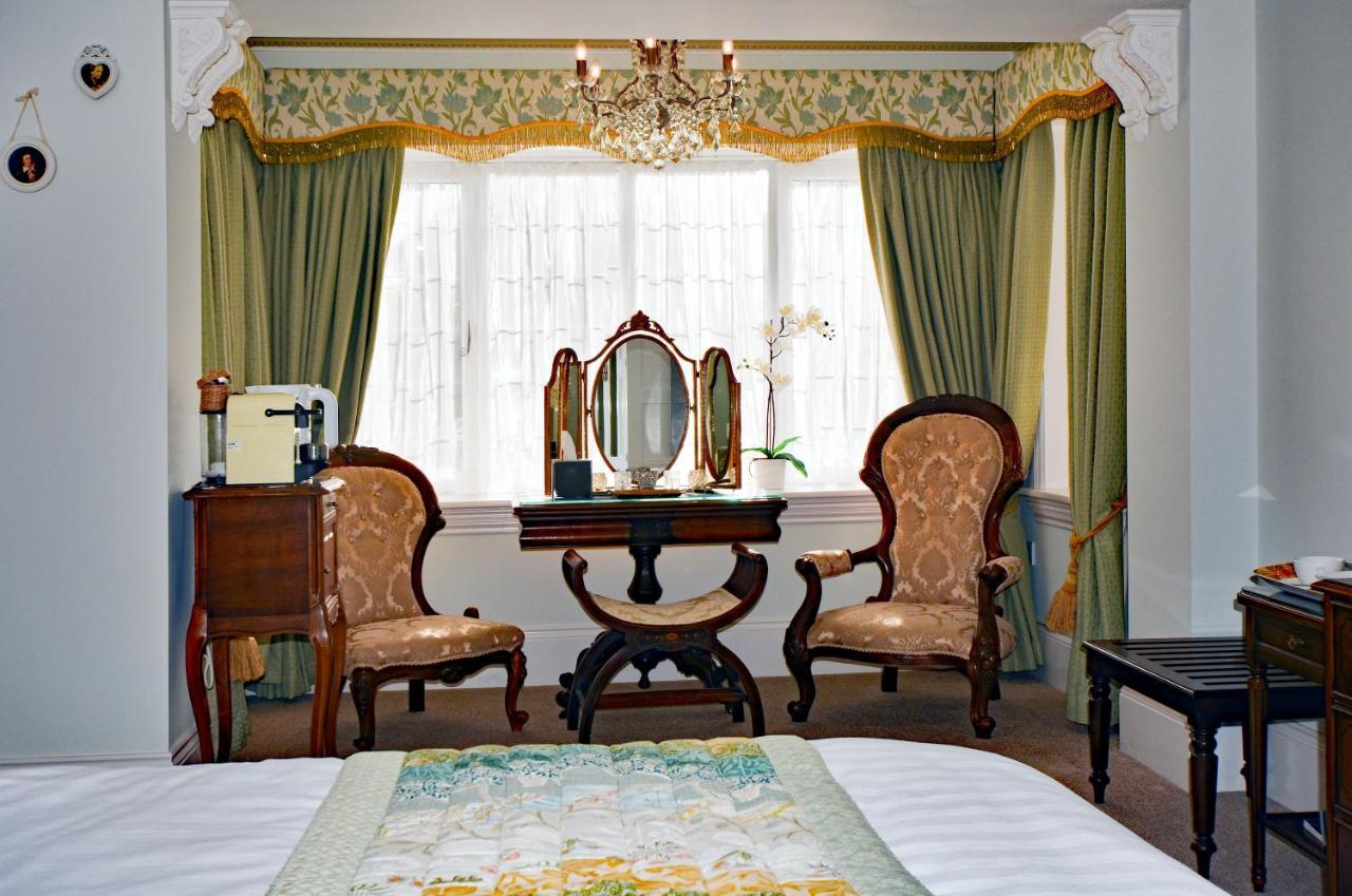 3 John Keats Room