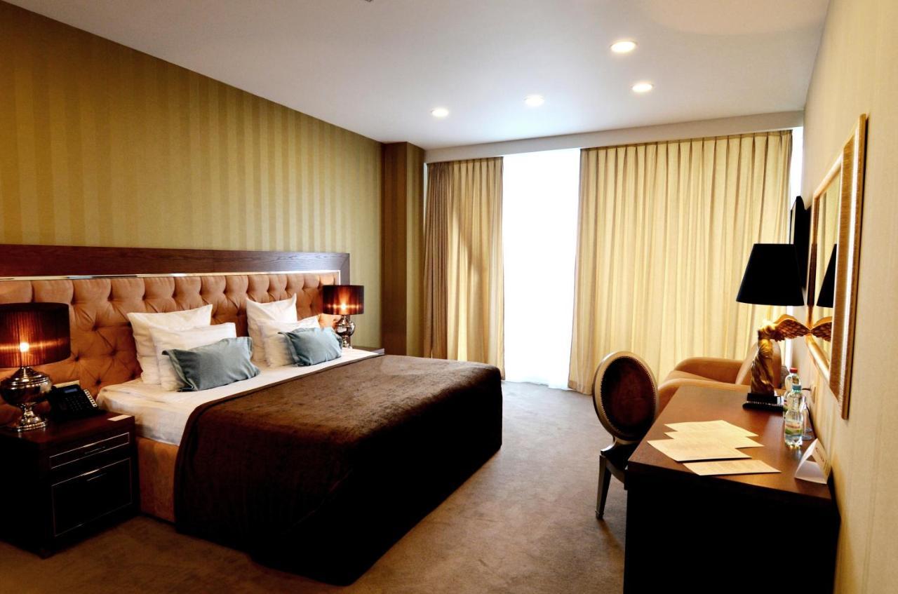 Deluxe Double or Twin Room with Balcony and Sea View