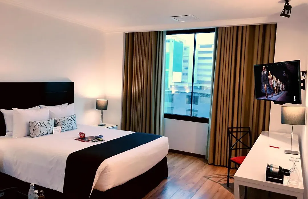 El Polo Hotel & Suites-1