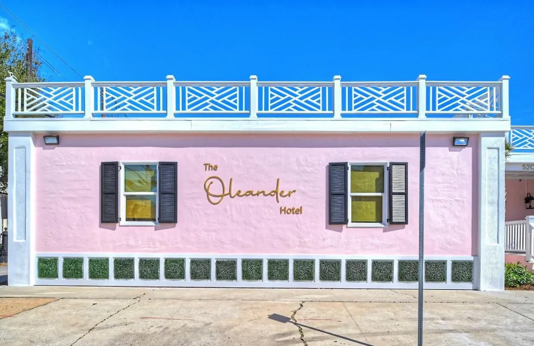 Room 3 Oleander Hotel Family-Friendly Galveston Hotel 1 Mile From Beach-1