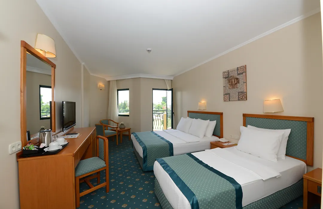 Miramare Queen Hotel-1