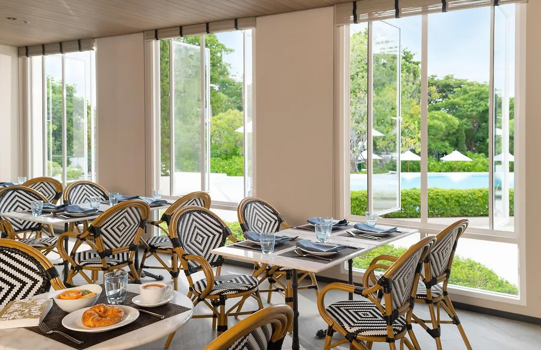 Cross Pattaya Pratamnak-1