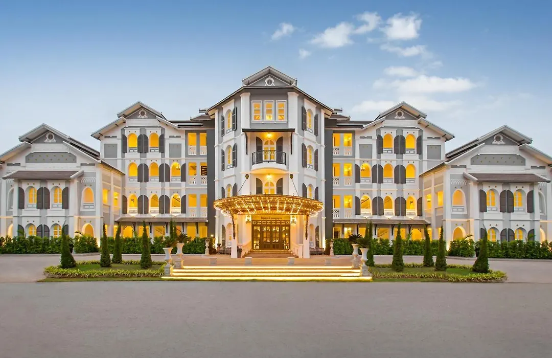 Le Thatluang D'Or Boutique Hotel-1