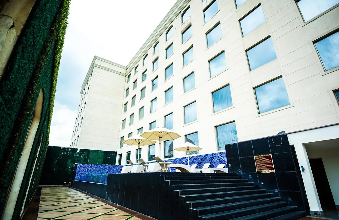 Ramada Plaza By Wyndham Lucknow-1