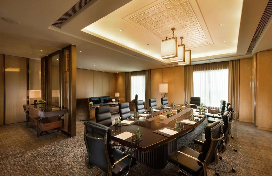 Conrad Pune-1