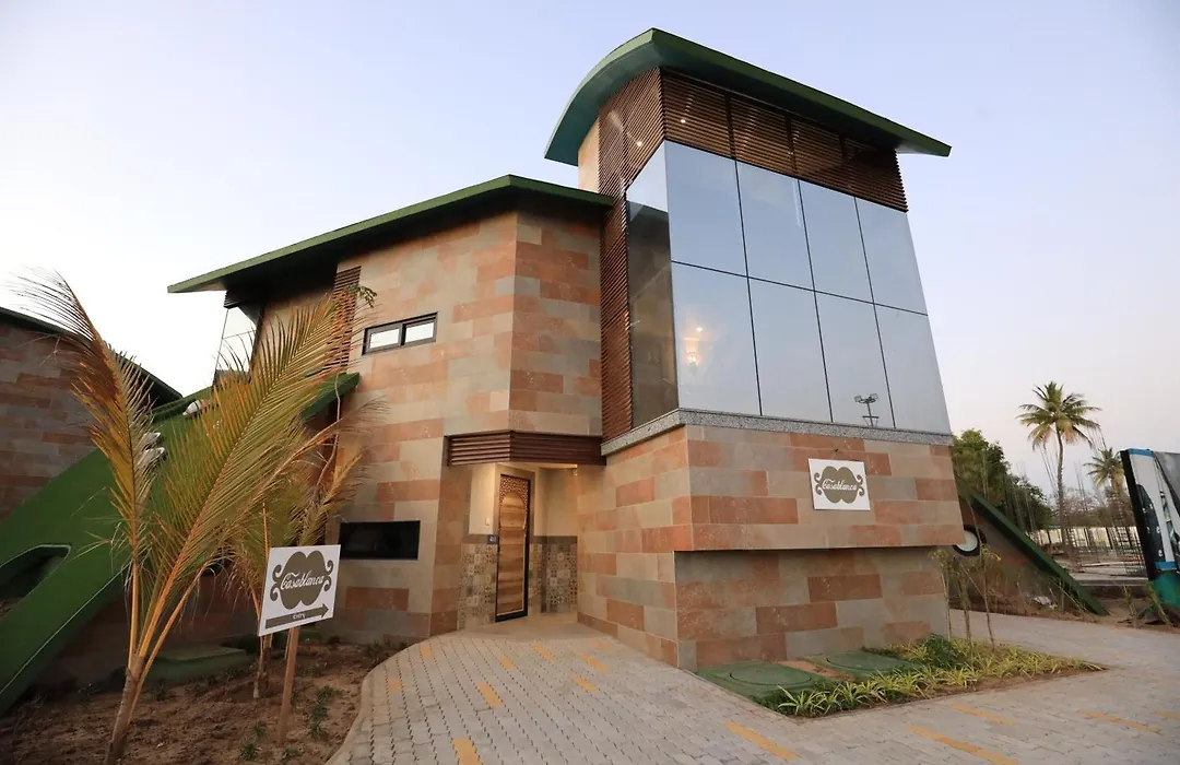 Neonz Resort & Club-1
