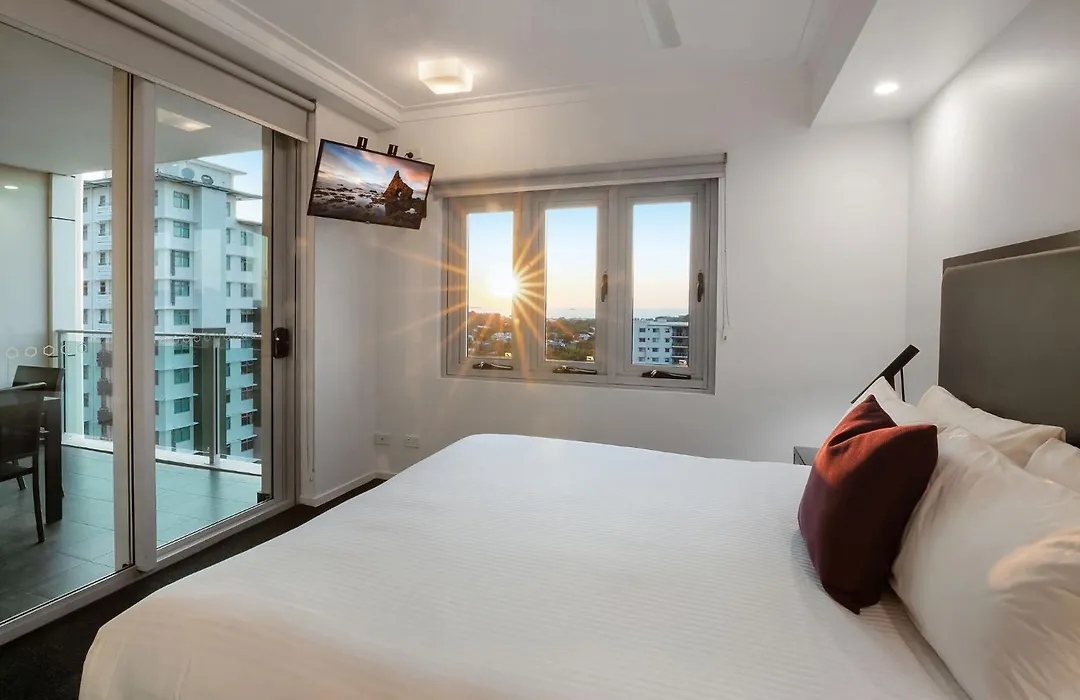 H On Mitchell Apartment Hotel-1