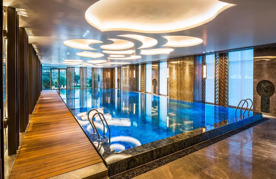 Wanda Reign Chengdu-1