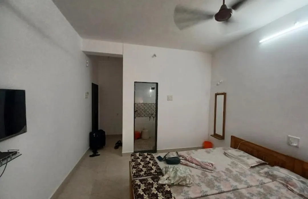 Bapat Niwas Home Stay Ganpatipule-1