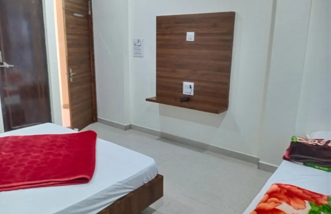 Hotel Soham Palace-1