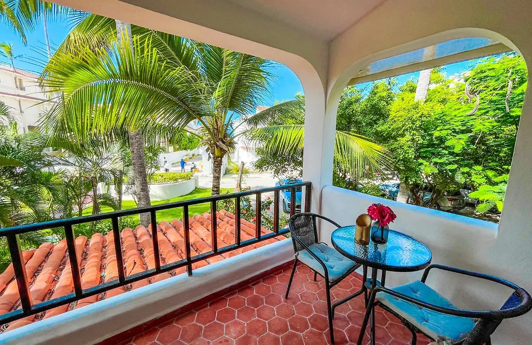 Caribbean Paradise Ocean Breeze Hotel With View Los Corales Bbq Wifi Beach Club & Spa-1
