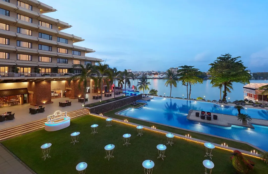 Cinnamon Lakeside-1