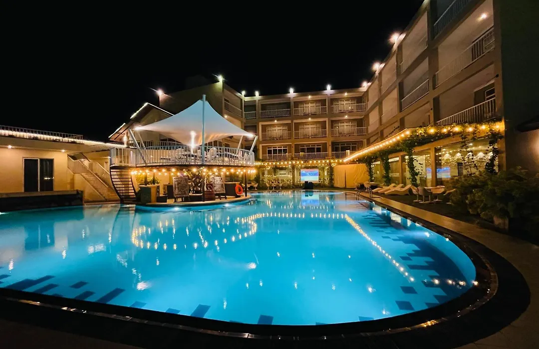 Avenra Gardens Hotel-1