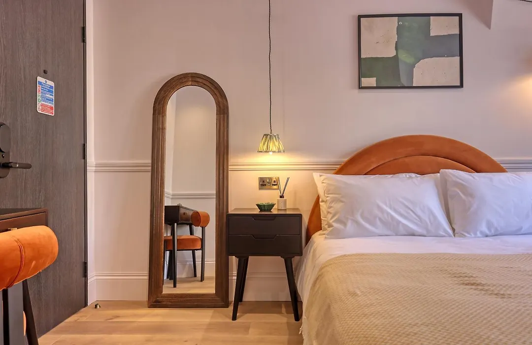 The Carlton Tavern Hotel-1