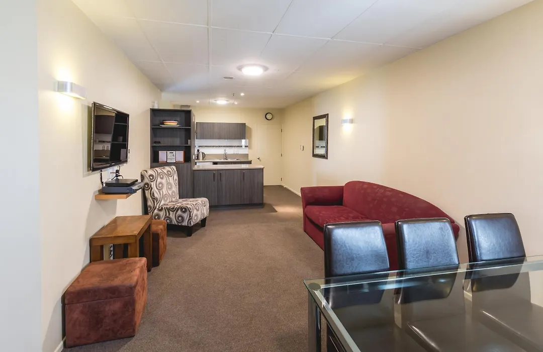 Lomond Lodge Motel & Apartments-1