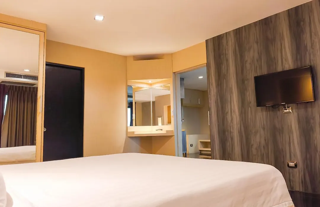 Avana Bangkok Hotel & Convention Centre-1