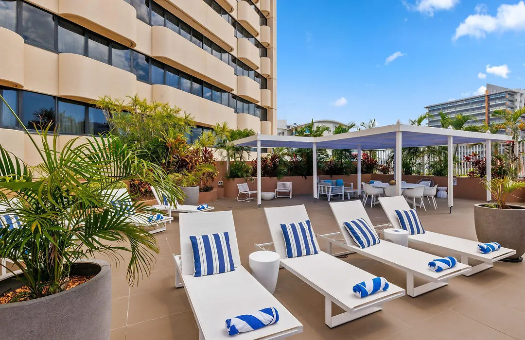 Hilton Darwin-1