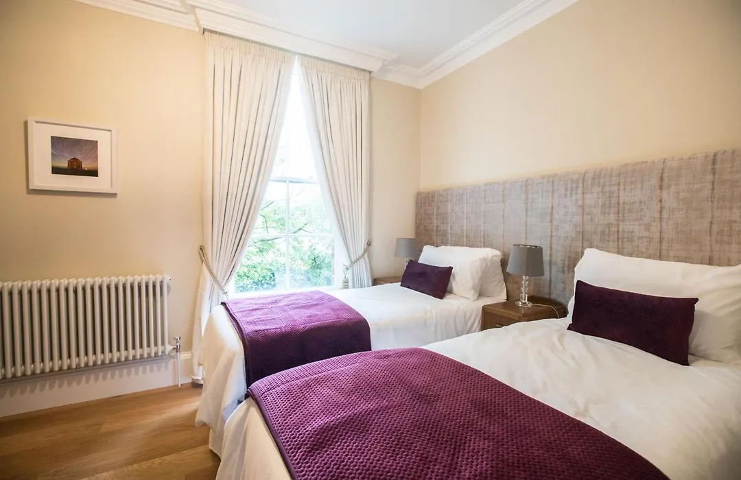 Bishop'S Gate Hotel-1