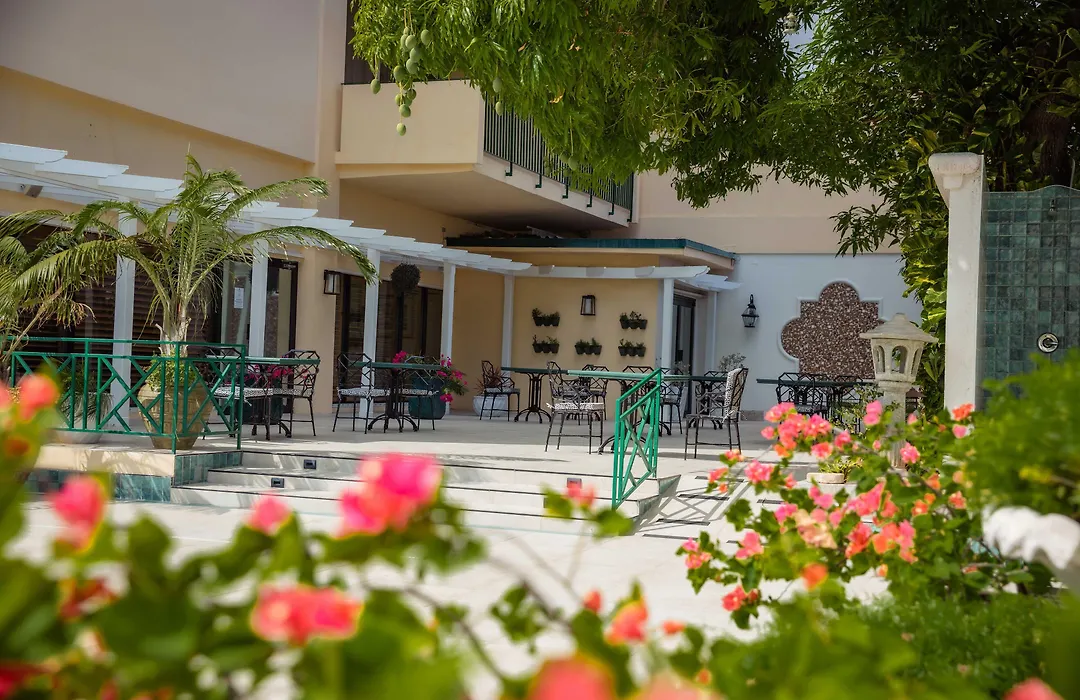 Courtleigh Hotel & Suites-1