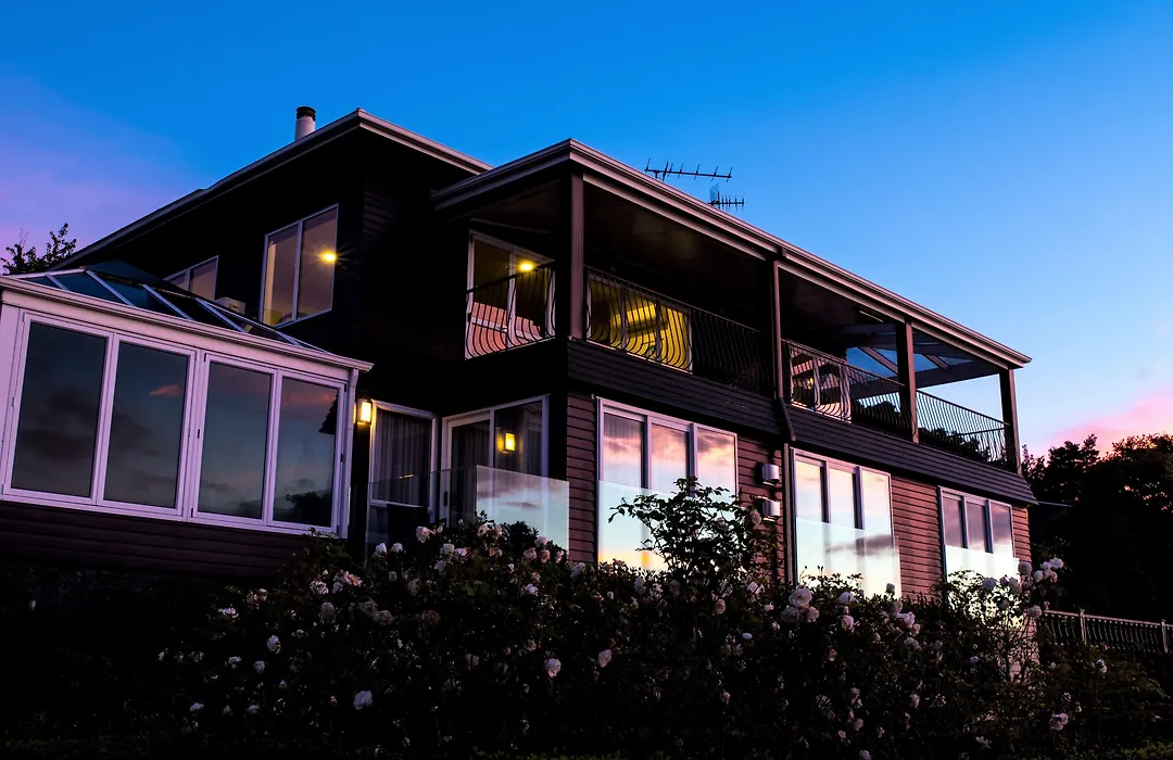 Black Swan Lakeside Boutique Hotel-1