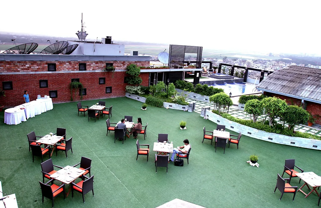 Dhaka Regency Hotel & Resort-1