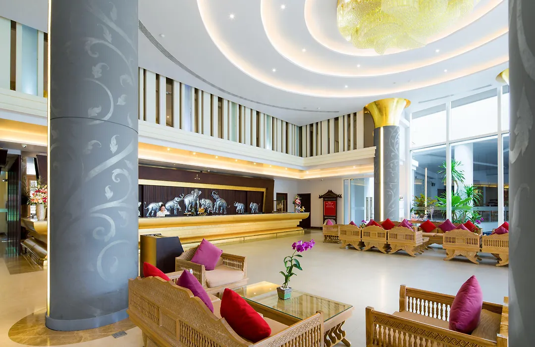 Aiyara Grand Hotel-1