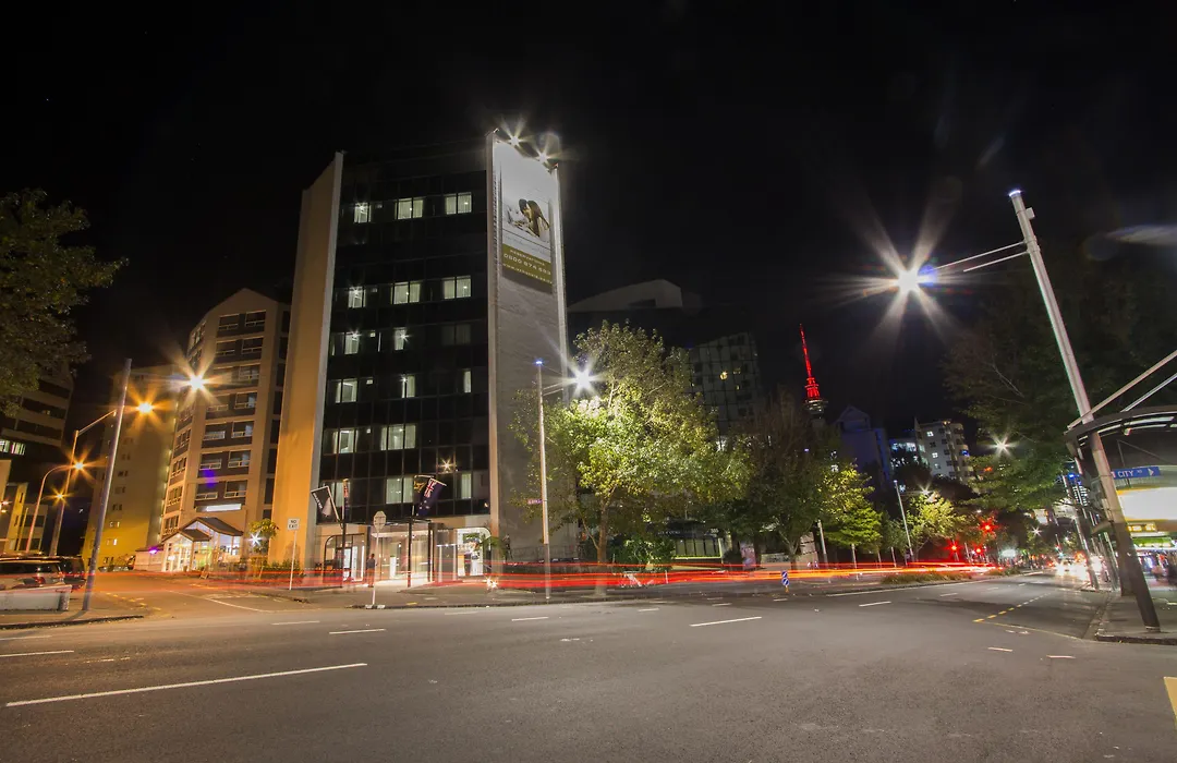 Vr Queen Street Hotel & Suites-1