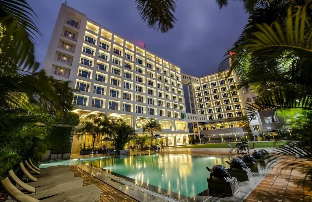 Express Inn The Business Luxury Hotel-1