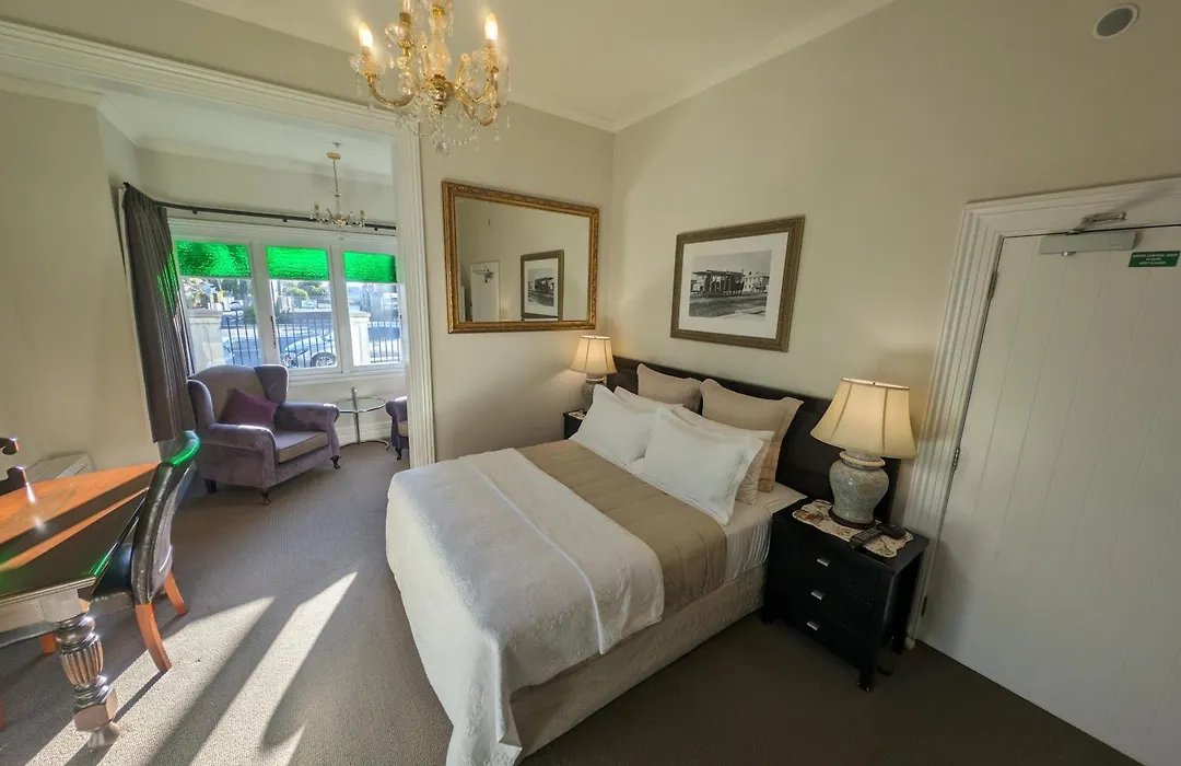 Ponsonby Manor-1