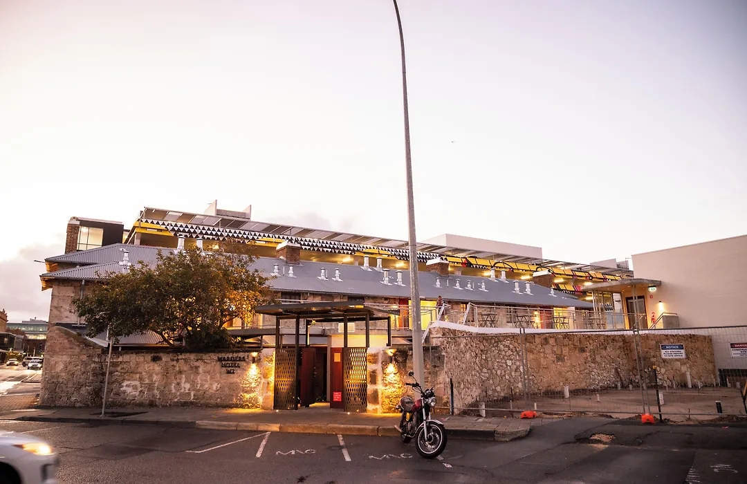 Garde And Warders Hotel-1